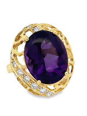 Amethyst and Diamond Ring. AF6947/20-YYS 
This captivating ring showcases a prominent oval-cut 