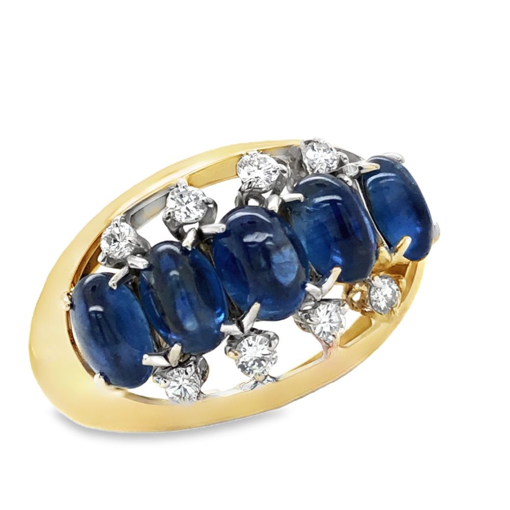 Cabochon Cut Sapphire & Diamond Ring. S/8-LYS 
This elegant 18k yellow and white gold ring 