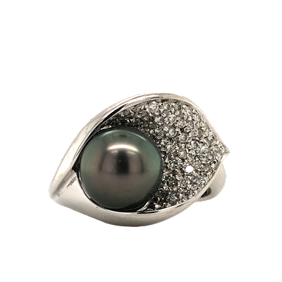 Black Pearl Pave Diamond Ring. S/10-MMSS 
This striking ring features a captivating black pearl 