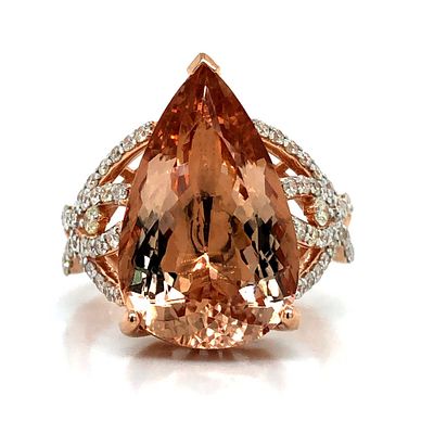 Exquisite Morganite and Diamond Ring. S/6.6-MOEK 
This beautiful Morganite and Diamond ring is a 