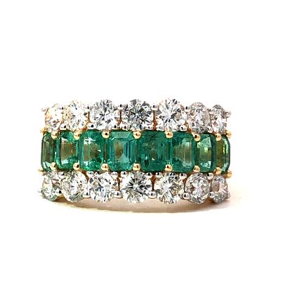 Emerald & Diamond Ring. E7352/30-MYAT 
Experience classic luxury with this exquisite 14k gold 
