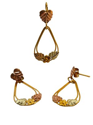 14K Black Hills Gold Pendant & Earrings Set. S/1.6-MES 
This elegant set features a matching 