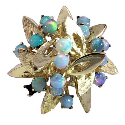Vintage 14k Opal Cocktail Ring. S/7.0-YSS 
Step back in time with this exquisite vintage 14K 