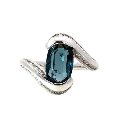 GIA Unheated Spinel & Diamond Ring. E7352/29-ONAY 
This striking platinum ring showcases a 