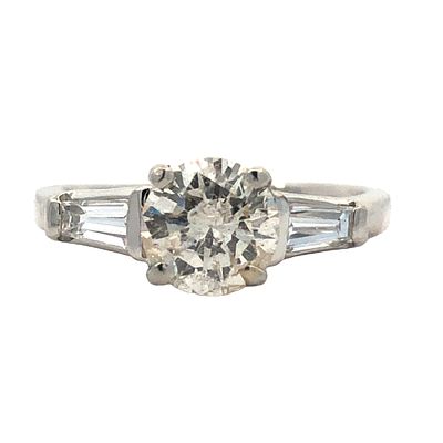 Elegant Diamond Engagement Ring - Certified
. IS2172/15-KES 
This elegant engagement ring 