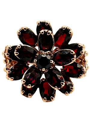 14K Garnet Cluster Cocktail Ring. S/10.43-M\SSS 
This striking 14K yellow gold cocktail ring 