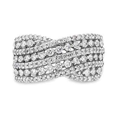Diamond Ring . S/6.2-KSS 
This is a substantial and eye-catching piece, perfect as a statement 
