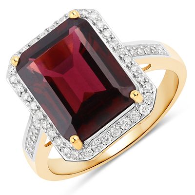 7.58 Carat Rhodolite Garnet and Diamond Ring. QJ8423/54-MNKE 
Striking and sophisticated, this 
