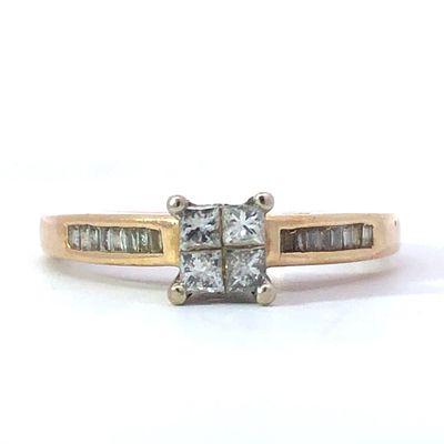 Invisible Set Diamond Ring. S/2.3-OYS A sophisticated and sparkling ring featuring a central 