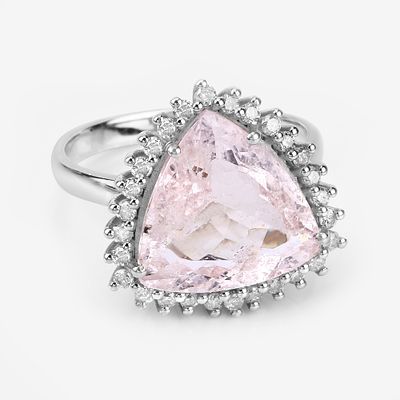 5.45 Carat Morganite and Diamond Halo Ring. QJ8422/46-MEA This piece features a classic 