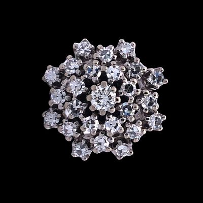 Diamond Cocktail Ring. S/9.8-MNSS 
This dazzling 14k white gold cocktail ring is a true 