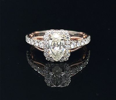 Fancy Two Tone Diamond Engagement Ring. ISL2418/17-MOYS 
A beautifully detailed engagement ring 