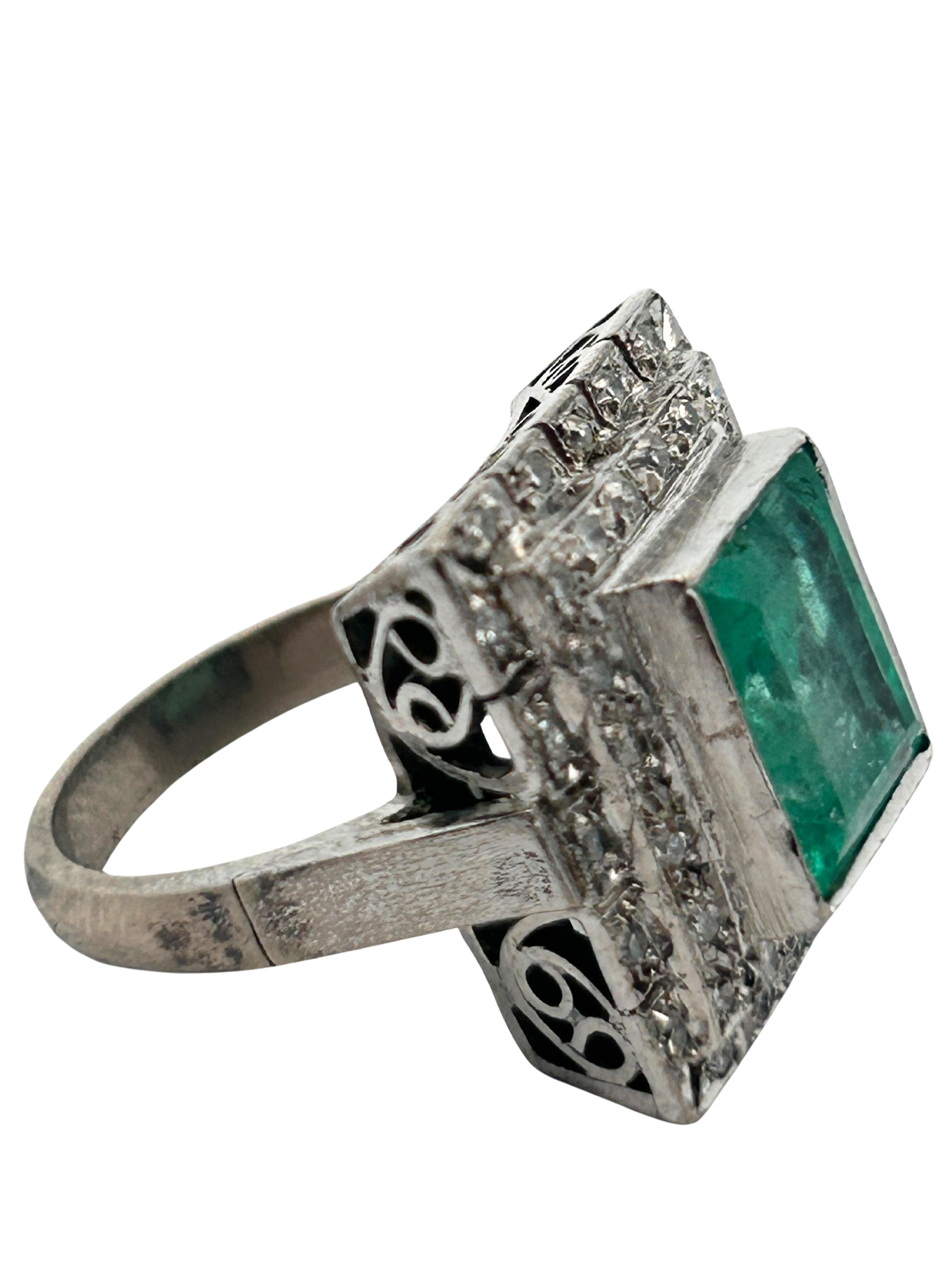 Vintage Style 4.58 Ct Natural Emerald & Natural Diamond Ring