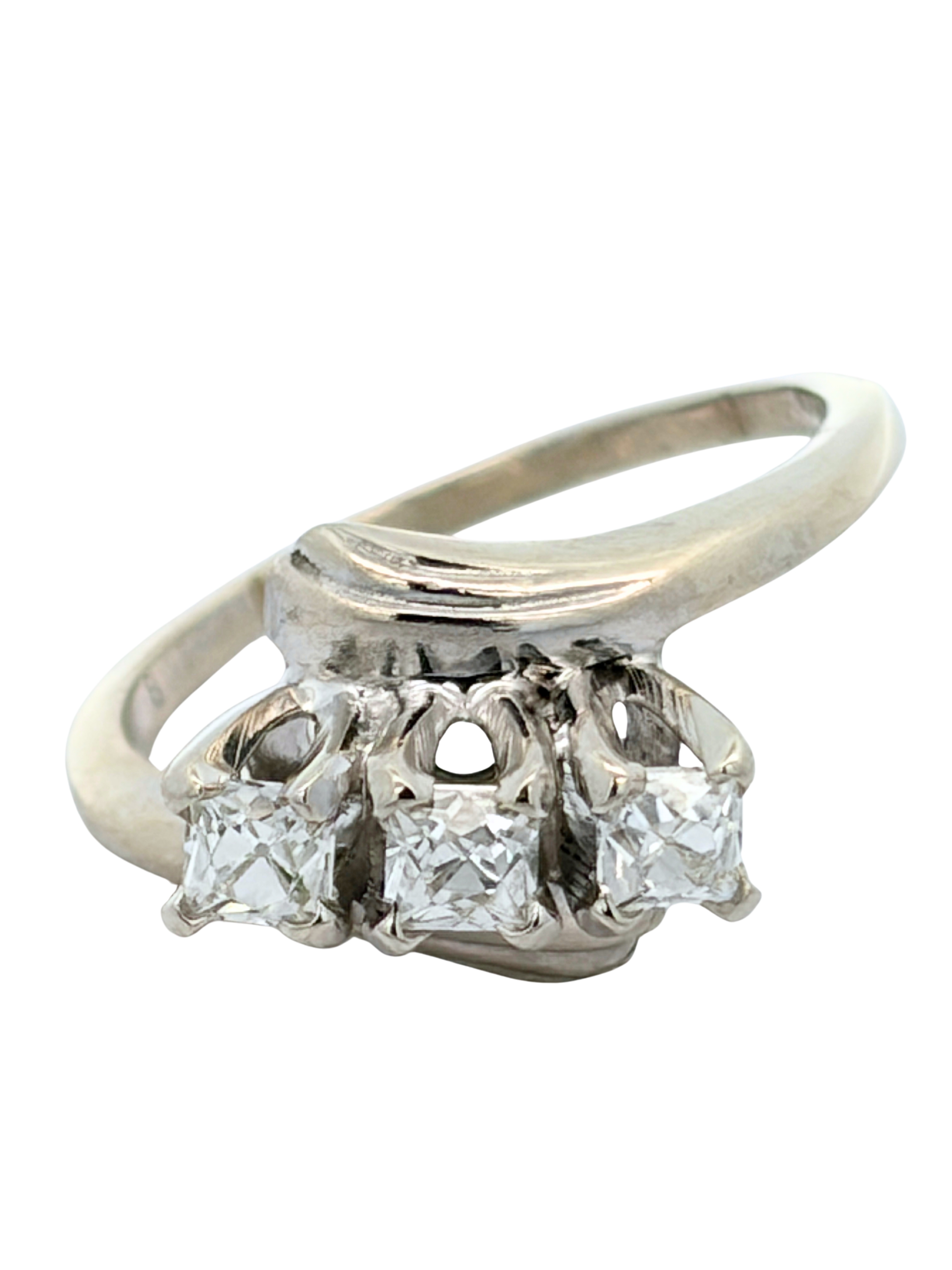 Vintage 14K 3 Diamond Ring
