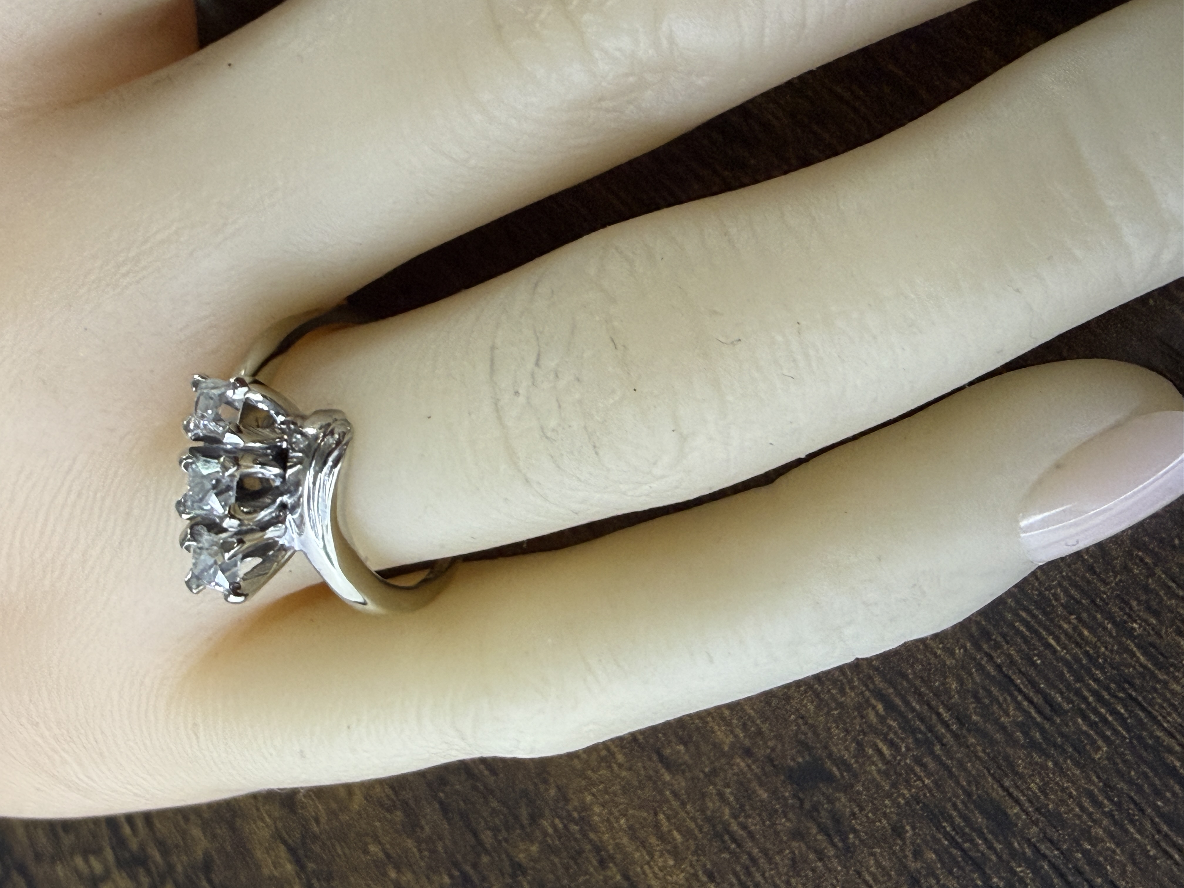 Vintage 14K 3 Diamond Ring
