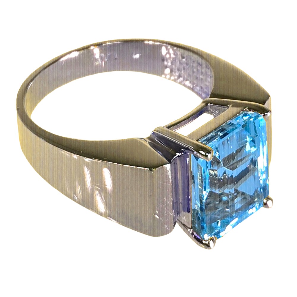 14K Aquamarine Ring