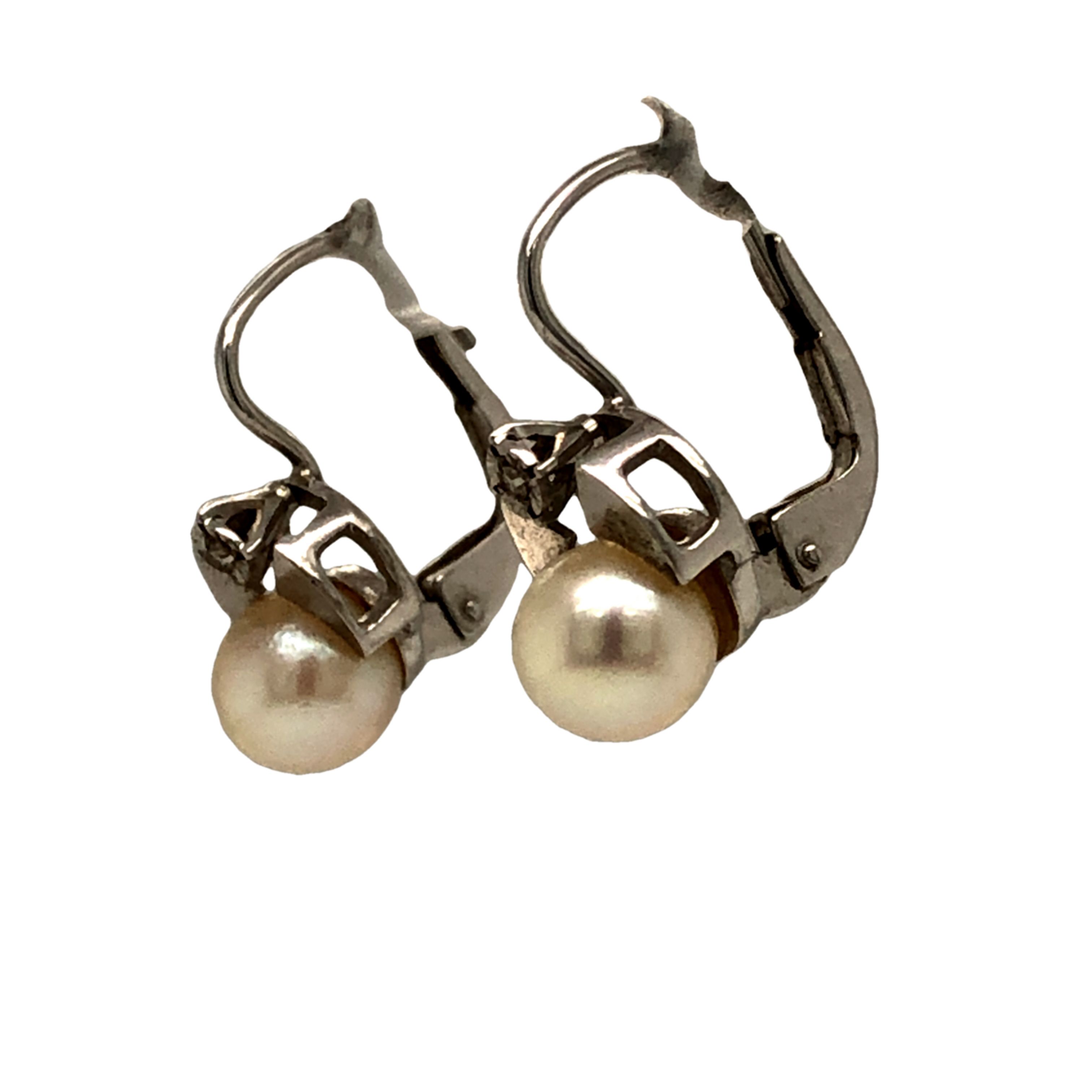 Retro Pearl Earrings