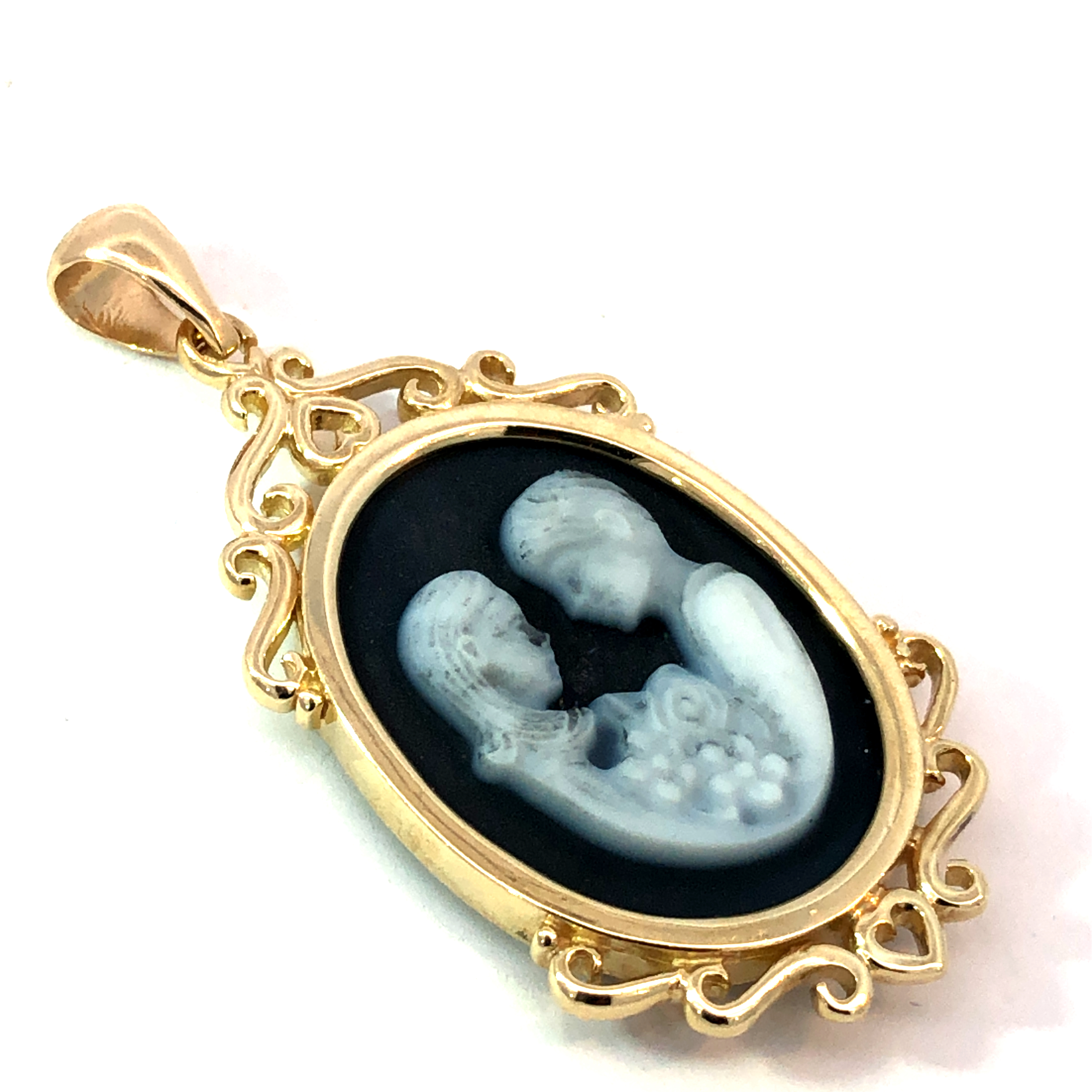 Young Lovers Cameo Pendant
