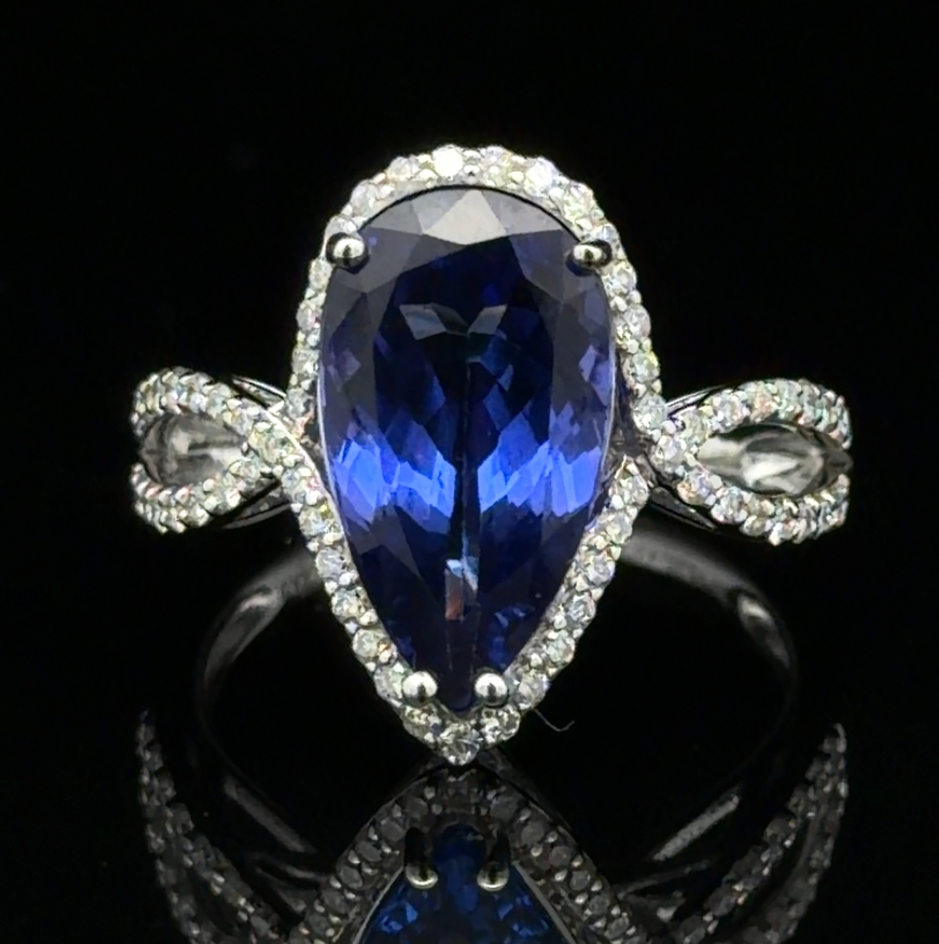 Tanzanite & Diamond Ring