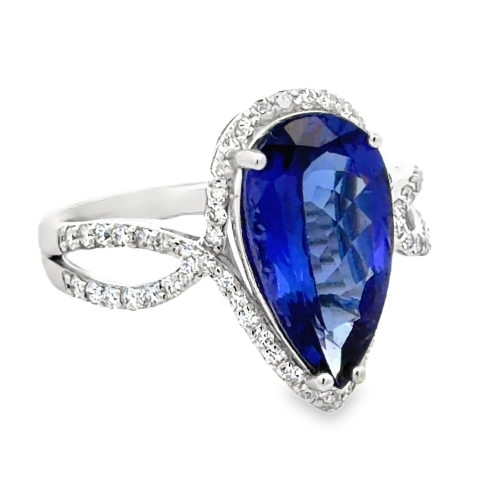 Tanzanite & Diamond Ring
