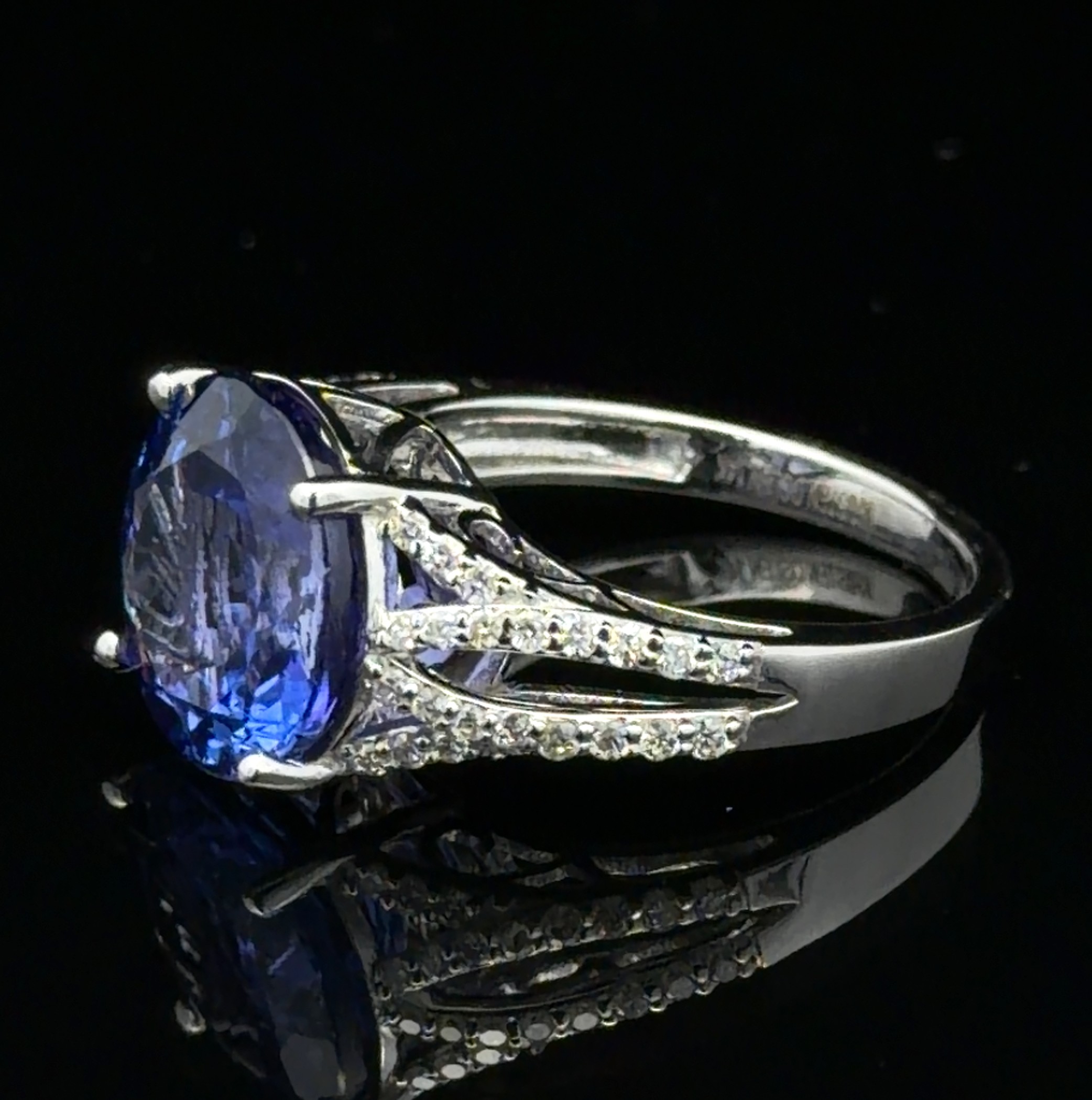 5.55 Carat Natural Tanzanite & Diamond Split-Shank Ring