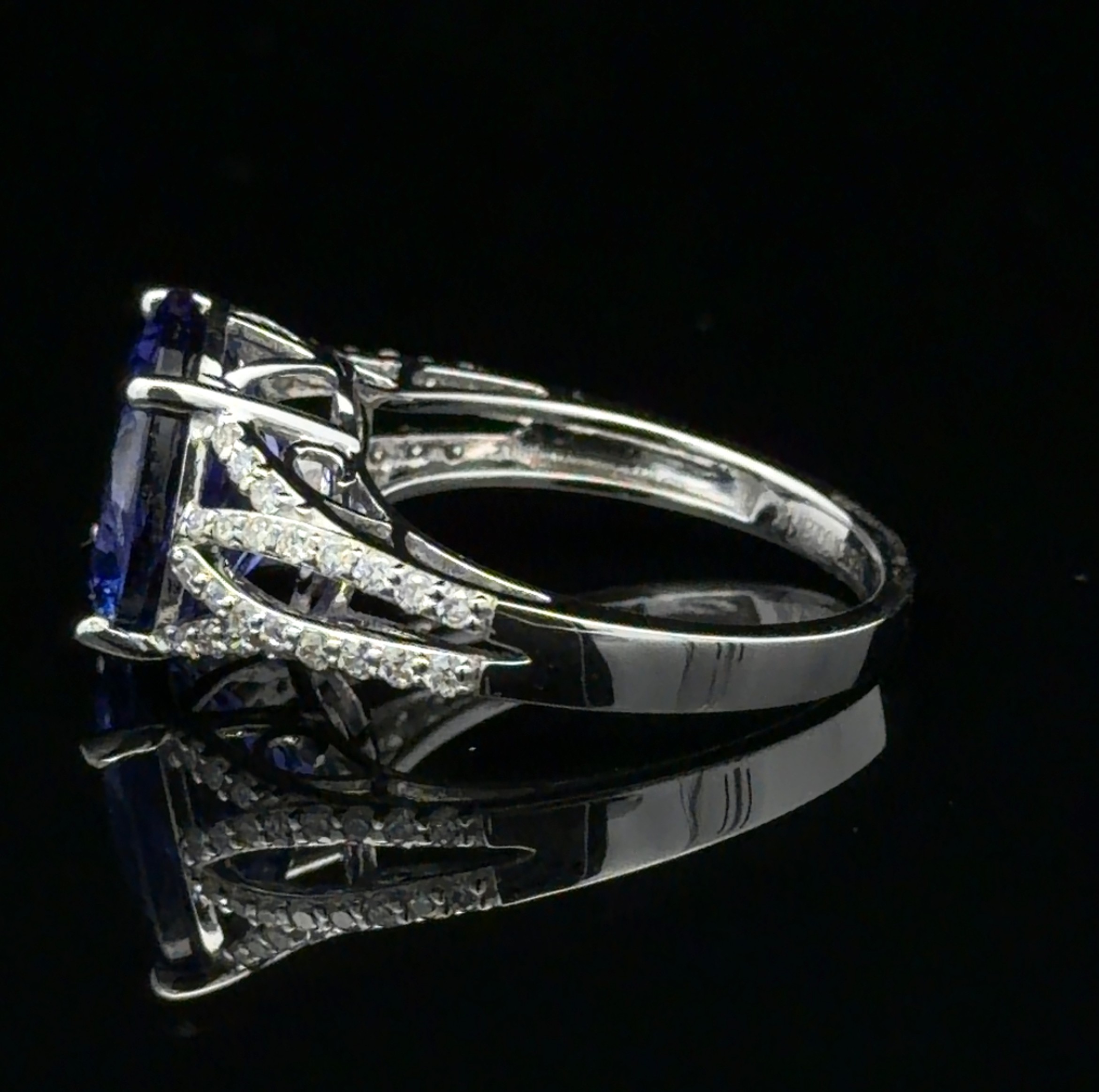 5.55 Carat Natural Tanzanite & Diamond Split-Shank Ring