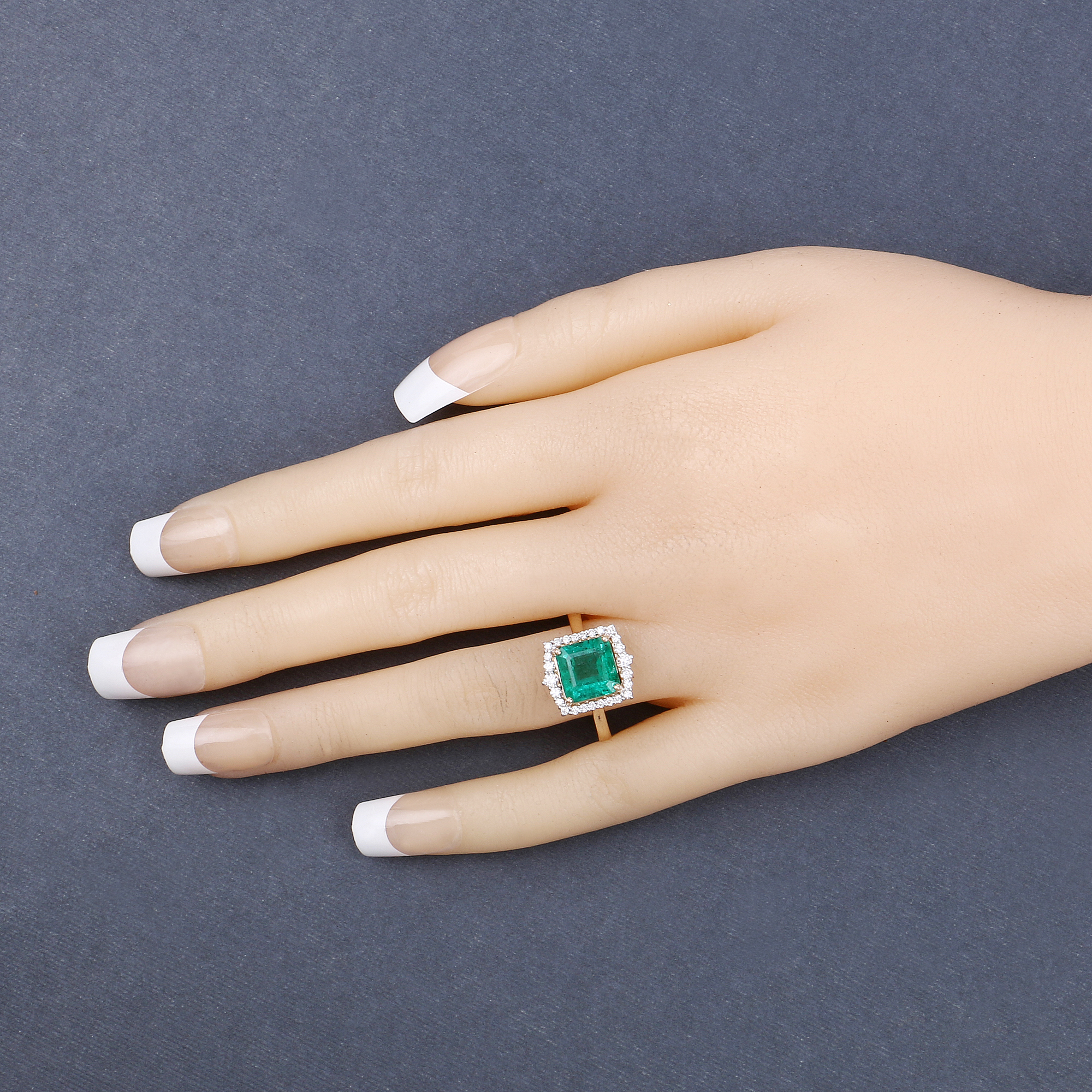 IGI Certified 2.62 CT Emerald and Natural Diamond Ring