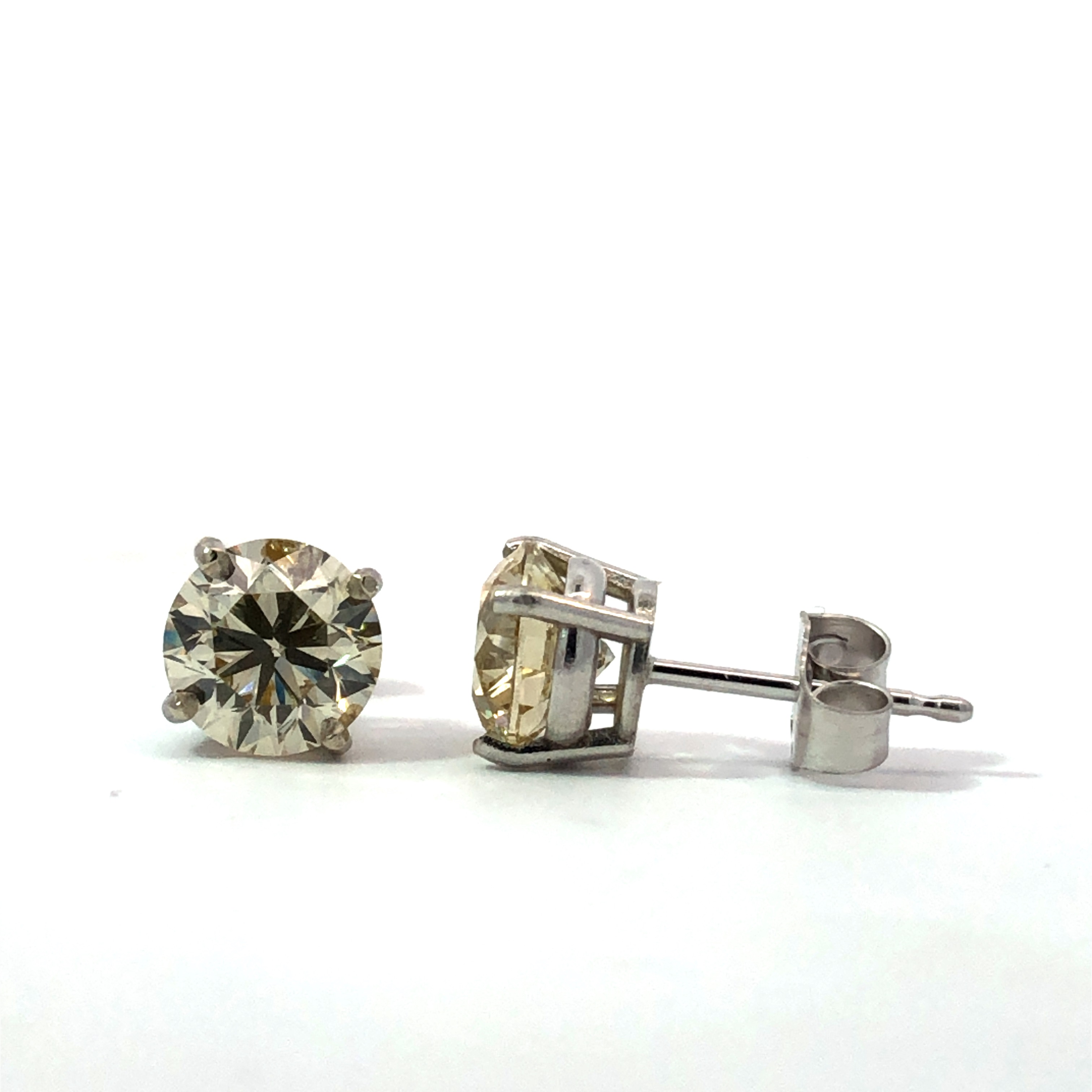 Elegant Natural Diamond Stud Earrings