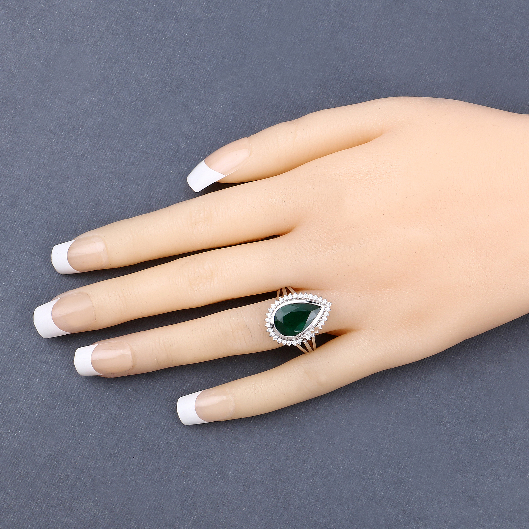 IGI Certified 3.67CT Zambian Emerald and Natural Diamond Ring