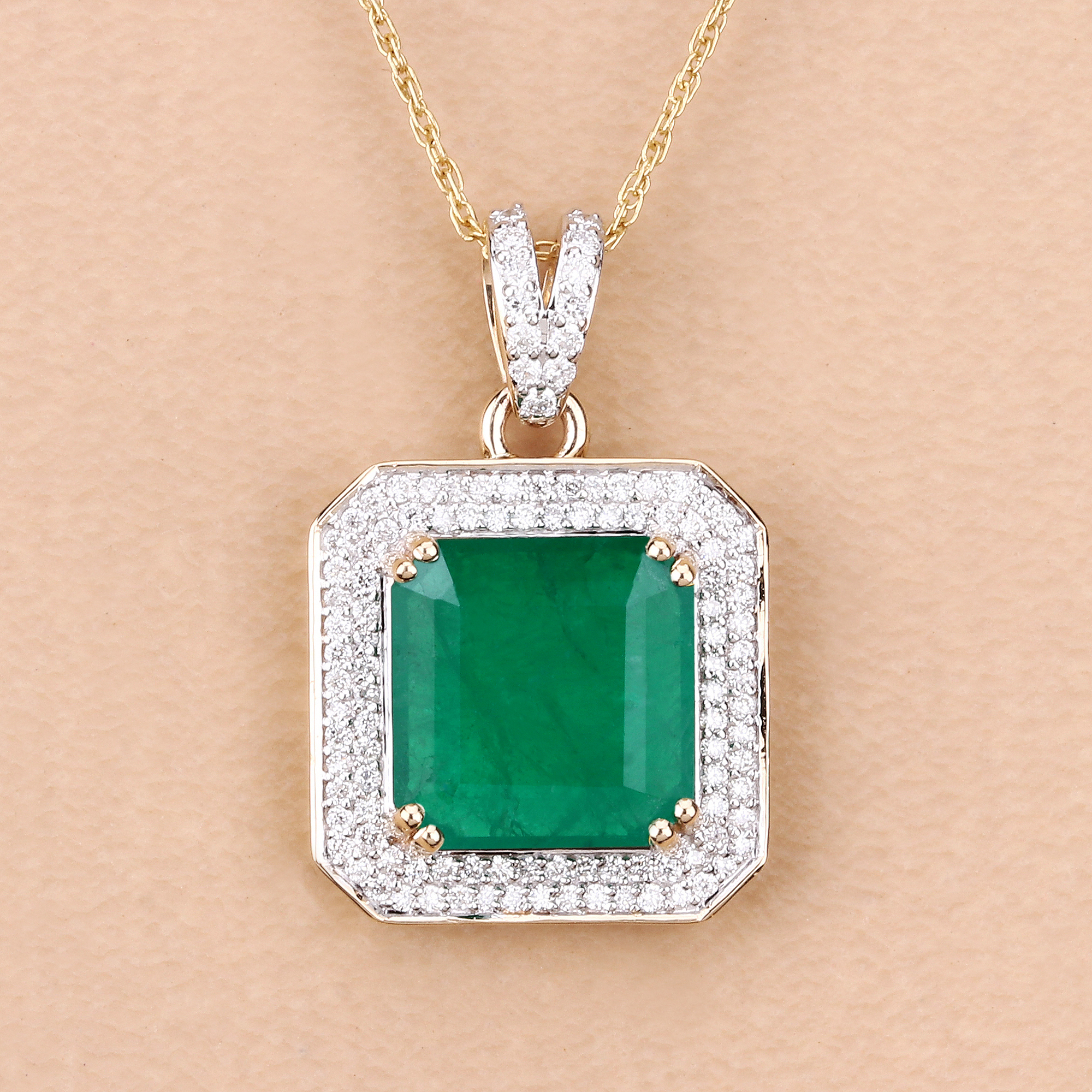IGI Certified 3.57 CT Emerald and Natural Diamond Pendant
