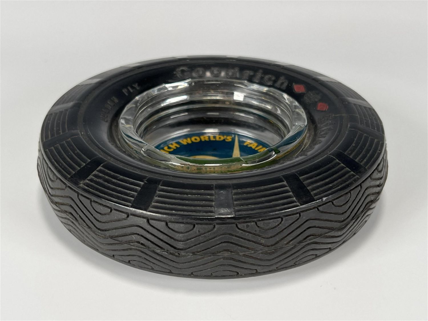 Lot 294 GOODRICH WORLDS FAIR NEW YORK 1939 ASHTRAY Converse Auctions