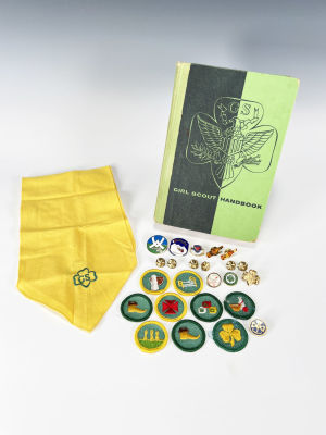 GIRL SCOUT MEMORABILIA & BOOK. GIRL SCOUT MEMORABILIA &amp; BOOK 
Girl Scout manual, sash 
