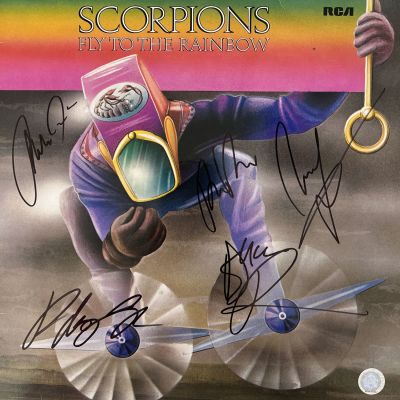 Scorpions signed "Fly To The Rainbow" album. Scorpions 1974 "Fly To The Rainbow" album 