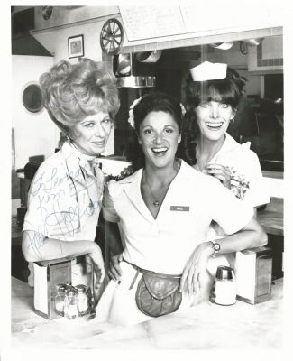Alices Polly Holliday Signed Photo. Polly Holliday Signed Photo. 8x10 inches