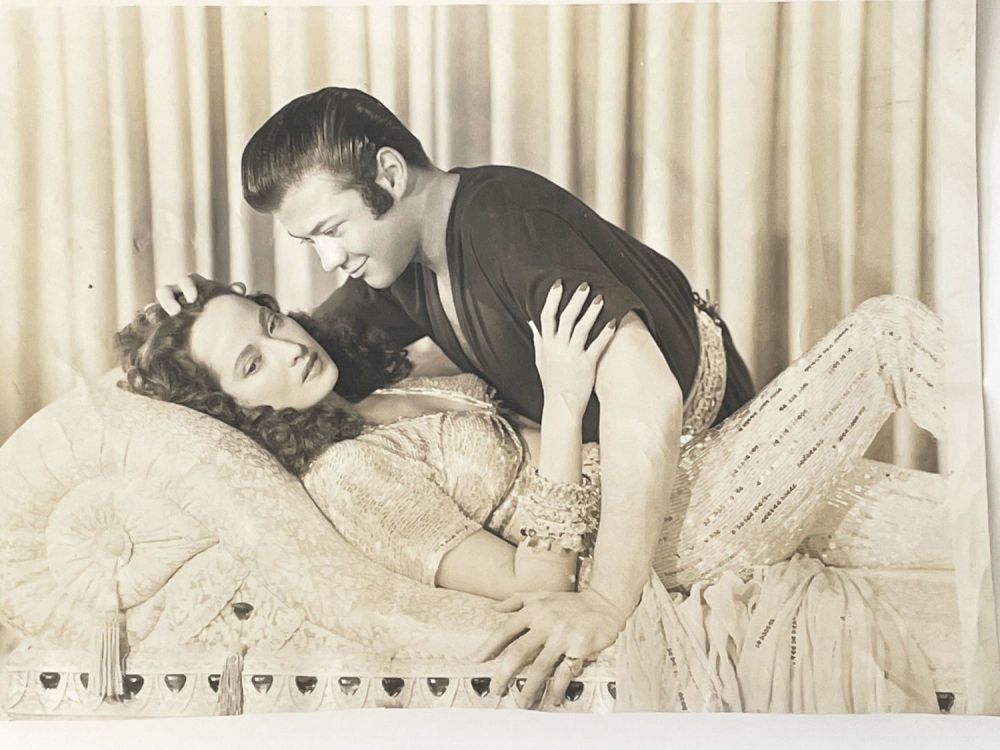 vintage photo. 10x8 inches