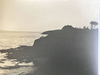 Vintage coastal cliff house photo. 10x8 inches