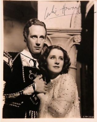 Leslie Howard signed portrait photo. 8 in. by 10 in. 1936 Black and white portrait photo from 