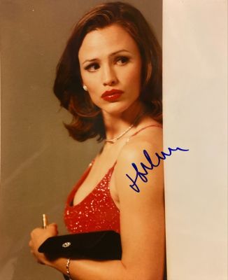 Jennifer Garner signed movie photo. 8x10 inches
