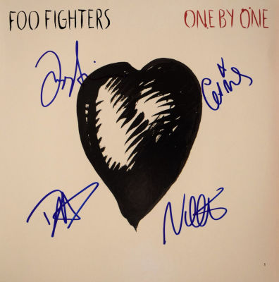 Foo Fighters One by One signed album. Foo Fighters One by One 2002 signed album autographed by 