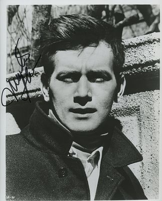 Martin Sheen signed photo. Martin Sheen signed photo