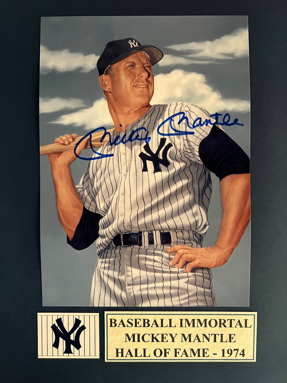 Mickey Mantle signed photo. 8x10 inches