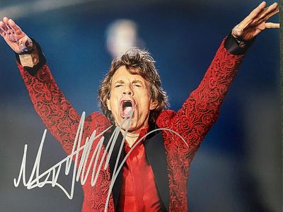 Rolling Stone Mick Jagger signed photo. Mick Jagger signed photo. 8x10 inches