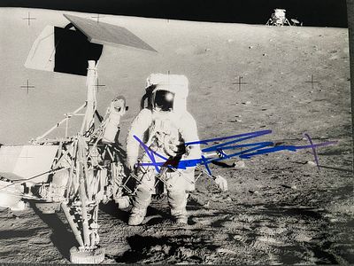 NASA Astronaut Alan Bean signed photo. 8x10 inches