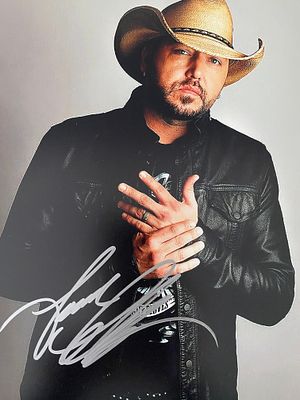 Country Music Icon Jason Aldean signed photo. Jason Aldean signed photo. 8x10 inches