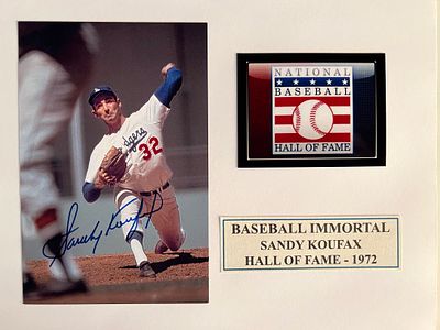 LA Dodgers Sandy Koufax signed photo. 8x10 inches