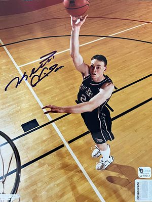 NBA star Keith Van Horn signed photo. 8 x 10 inch. Authenticated by Global Authentics