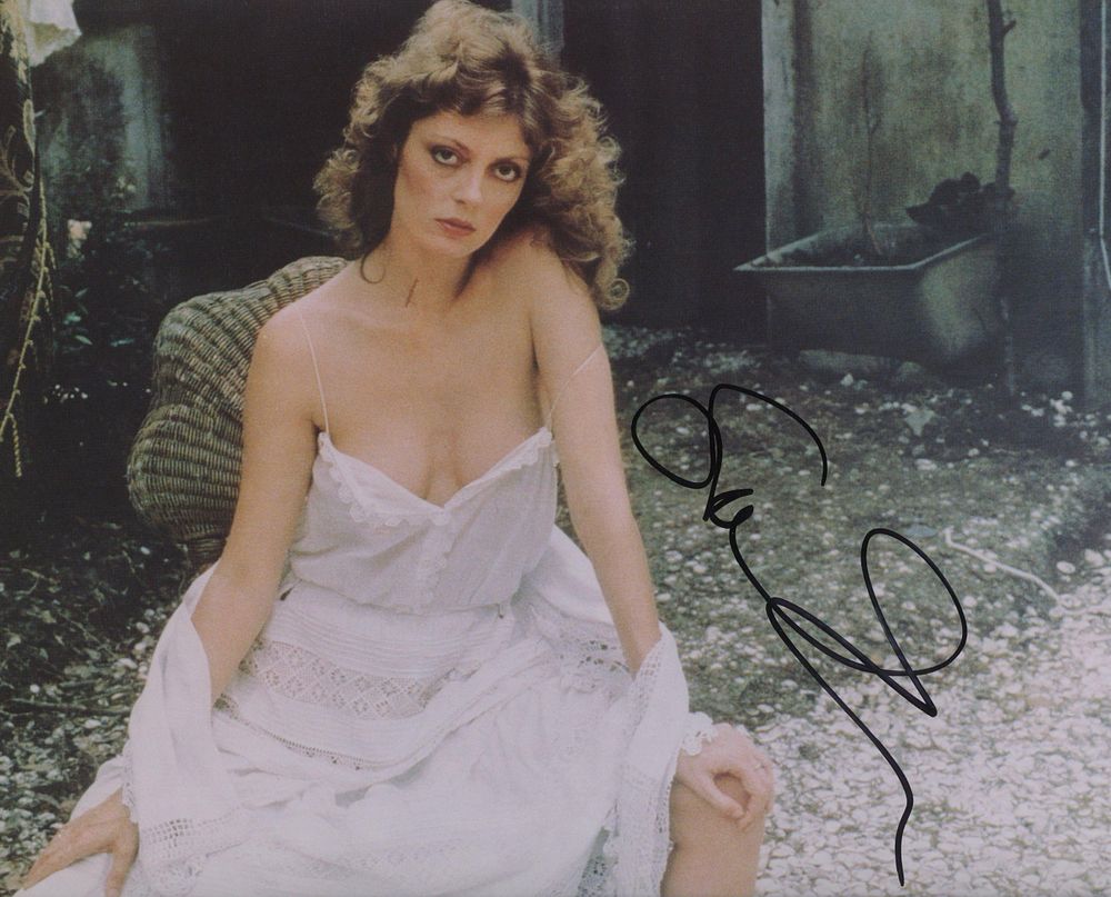 Thelma and Louise Susan Sarandon signed photo. Susan Sarandon signed 8x10 photo.