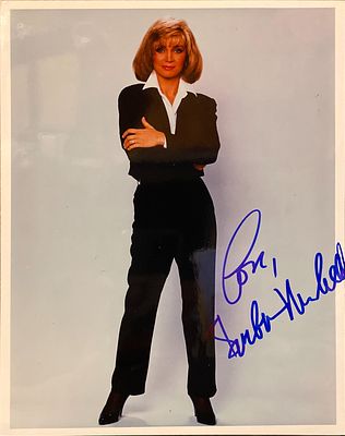 Country Singer Barbara Mandrell signed photo. Barbara Mandrell signed 8x10 photo.