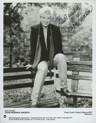 Joan Lunden signed Good Morning America photo. TV talk show host Joan Lunden signed Good Morning 