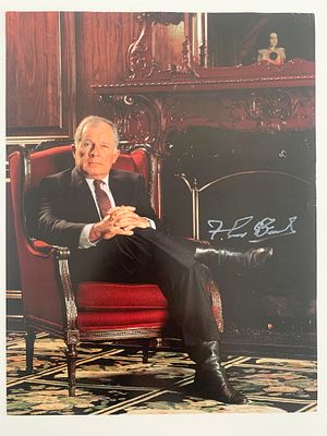 Super Lawyer F. Lee Bailey signed paper cardstock photo. F. Lee Bailey signed paper cardstock photo
